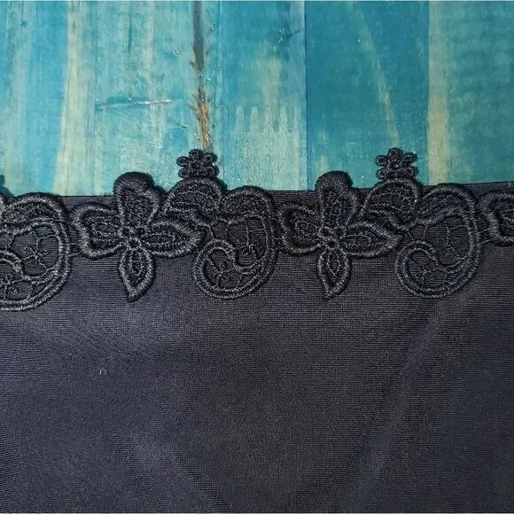 MAE large string bikini bottom black NWOT - Picture 2 of 7